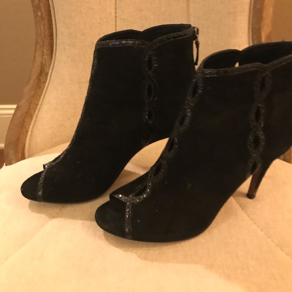 Elie Tahari Black Suede Pumps Size 38 - Size 8